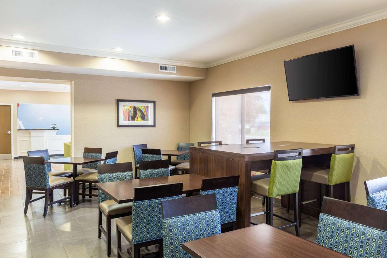 Comfort Inn South Tulsa - Woodland Hills Экстерьер фото